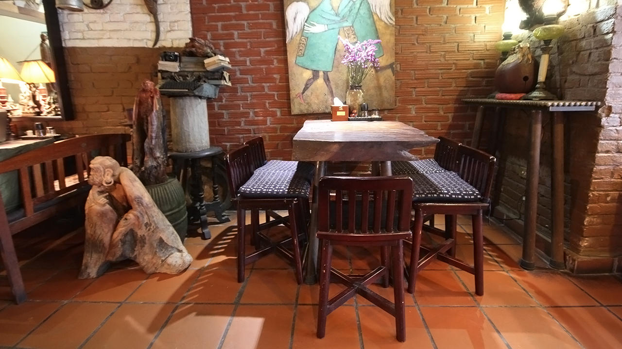 thiet-ke-noi-that-ban-ghe-cafe